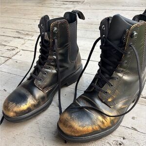 Women’s black & gold brush Bludstone gore boots combat boots size 9